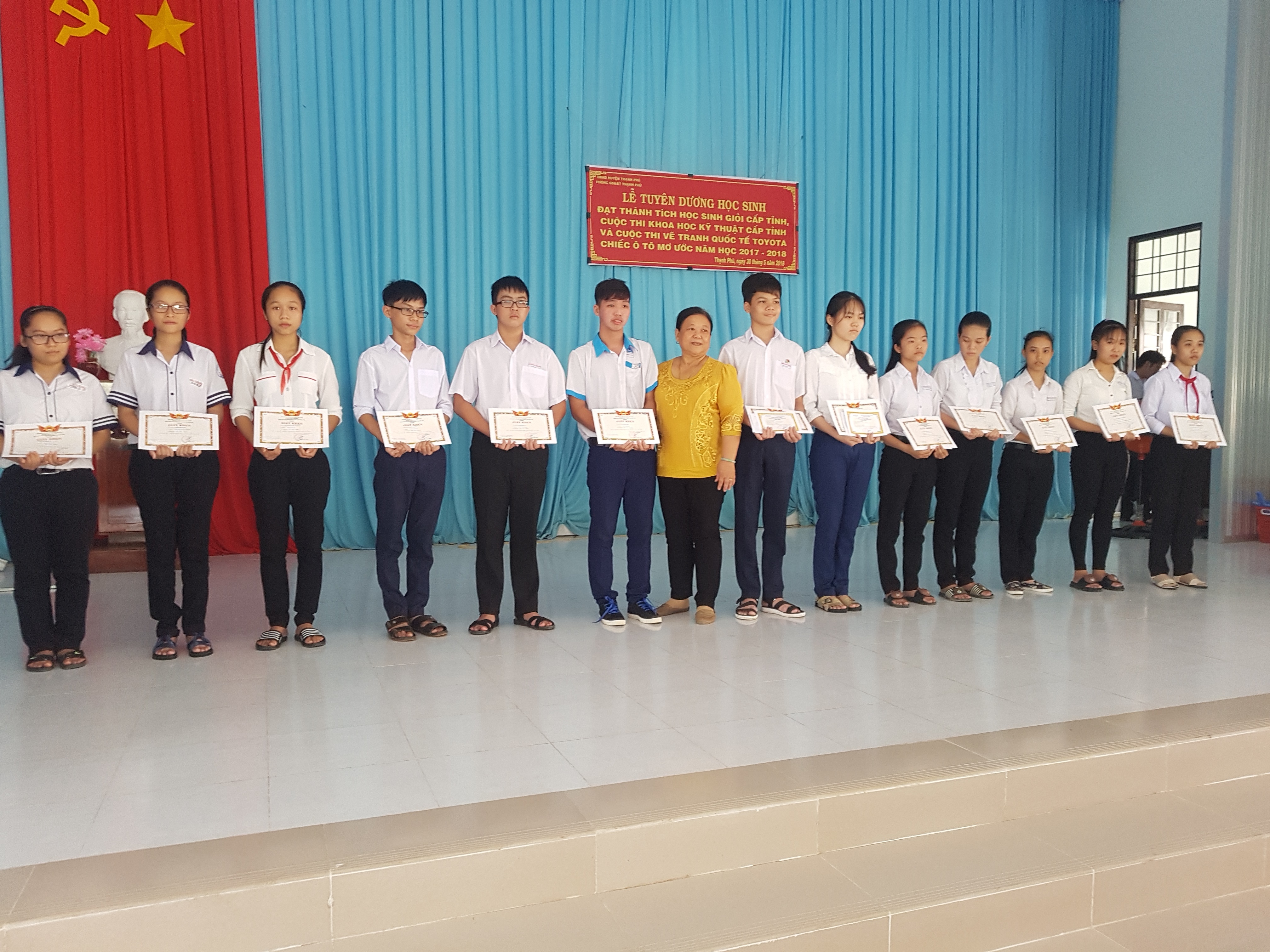 Lễ tuyên dương học sinh giỏi năm học 2017-2018